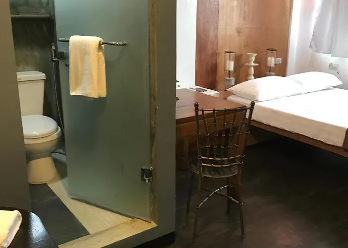 Ba Noi's Kapitolyo B&B