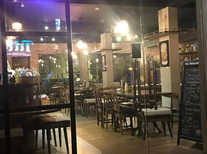 Ba Noi's Kapitolyo B&B *