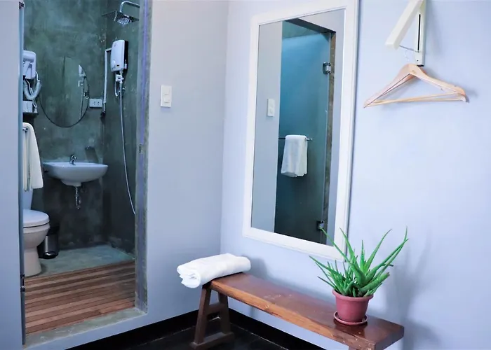 Ba Noi's Kapitolyo B&B *